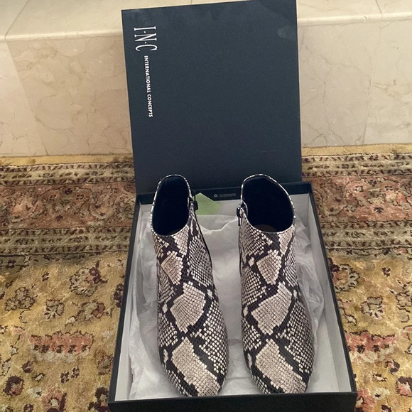 INC FARRENP NATURAL SKIN STYLE BOOTIES SIZE 8 WIDE - Picture 4 of 8